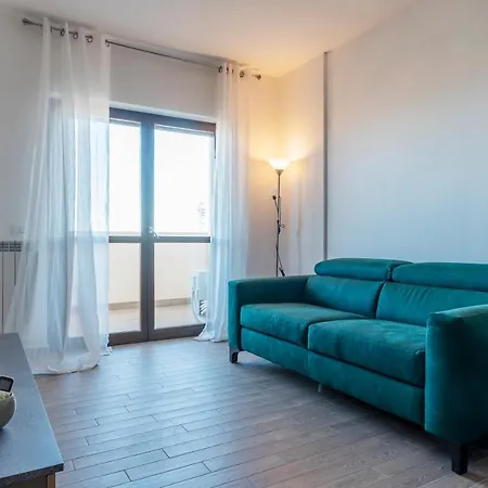 Guesthost - Fonte Laurentina Rom