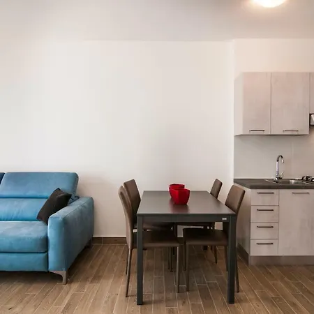 Guesthost - Fonte Laurentina *