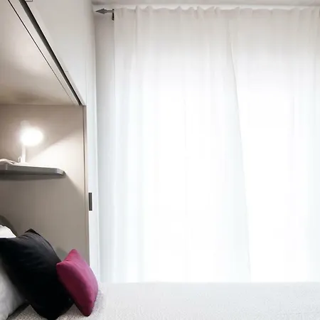 Guesthost - Fonte Laurentina Rom