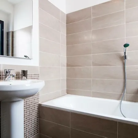 Guesthost - Fonte Laurentina